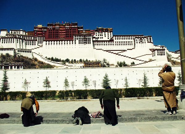potala palace worshipping